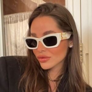 white miu miu صناعه ايطالي بالبوكس